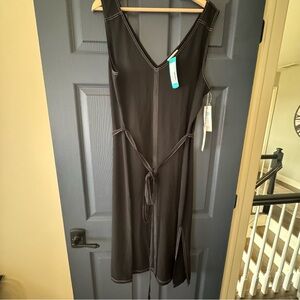 Black Sleeveless V-Neck Dress